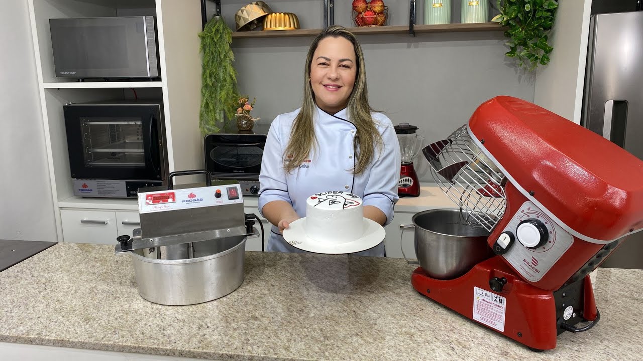 O PRP-004 Plus,  Batedeira BPEL-05 Premium, PRMOG-07 e Chef Malu Galvão preparam o Bento Cake!